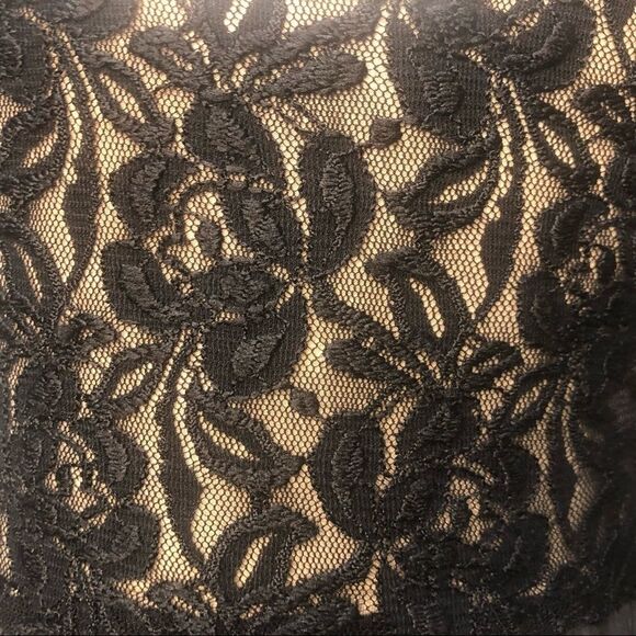 Bebe Lace Pleated Dress Size Medium - Picture 7 of 11